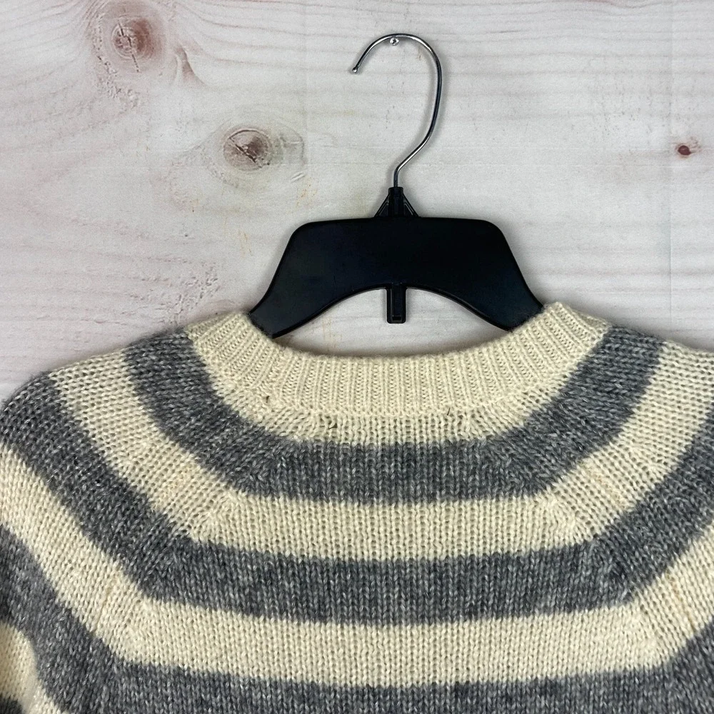 Banana Republic Sweater Womens XS Gray Ivory Italian Yarn Stripe Pullover Tunic